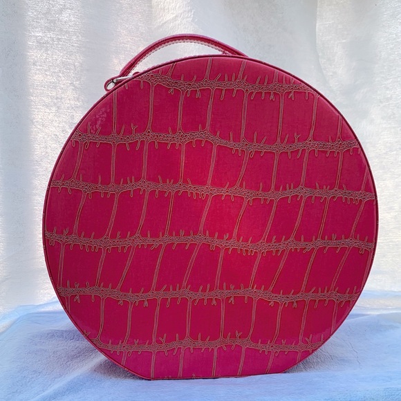 Pink Croc Jewelry Organizer - Picture 2 of 7